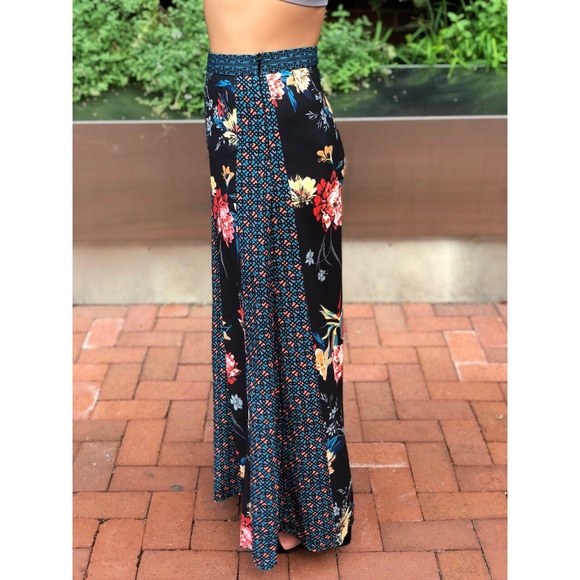 🆕BriBri Floral Mixed Print Cropped Wide Leg Pants - Picture 4 of 8